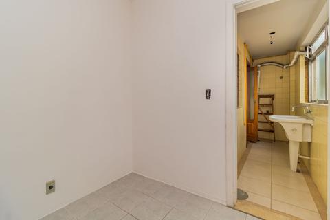 Image 29 - 272540