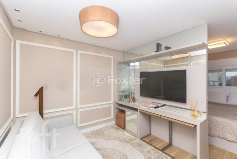 Image 32 - 273800