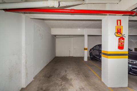 Image 25 - 274593
