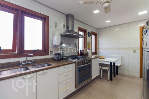 Image 31 - 279590