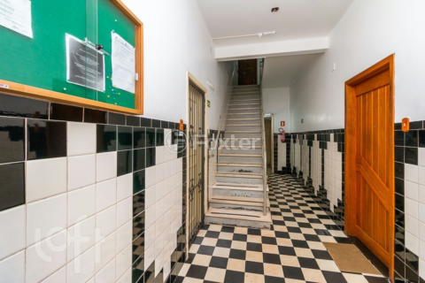 Image 30 - 280180