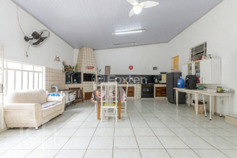 Image 19 - 282118