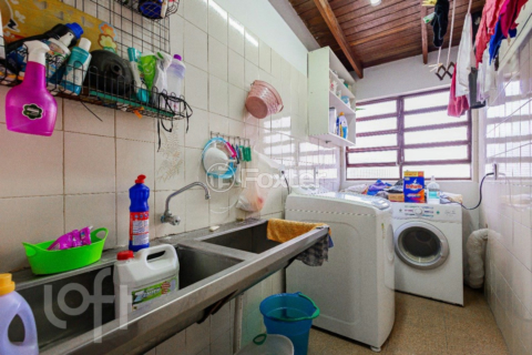 Image 30 - 285585