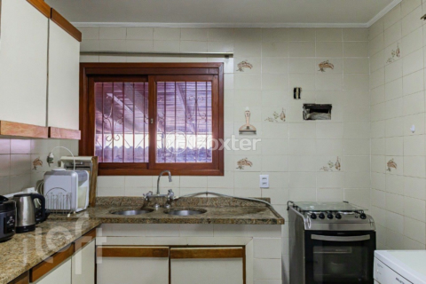 Image 19 - 285585