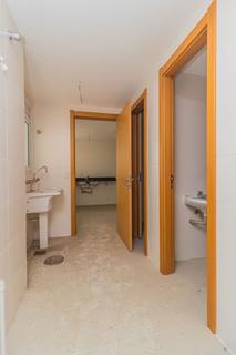 Image 32 - 295632