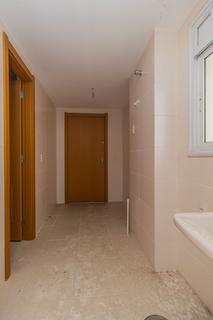 Image 33 - 295632