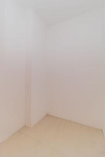 Image 35 - 295632