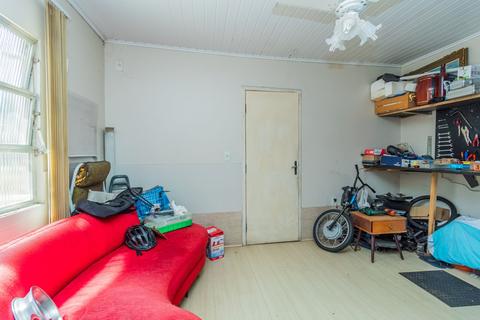 Image 30 - 297350