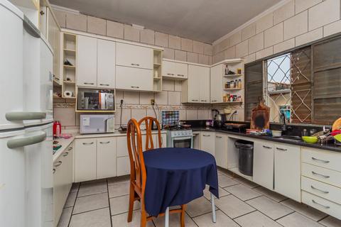 Image 37 - 297890