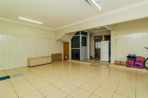 Image 34 - 299221