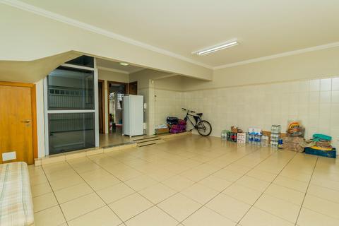 Image 35 - 299221