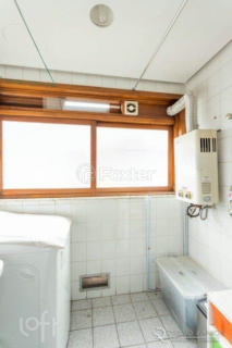 Image 32 - 300010