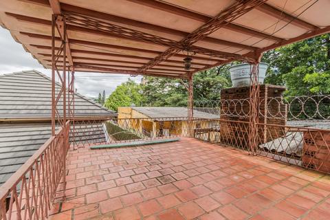 Image 32 - 302247
