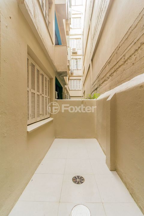 Image 21 - 302284