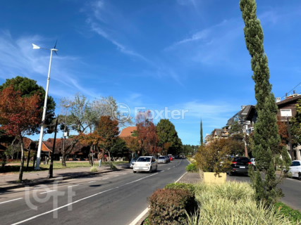 Image 10 - 302553