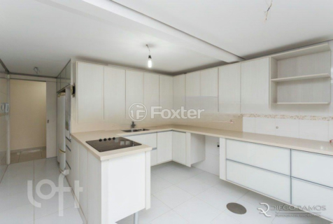 Image 8 - 303120