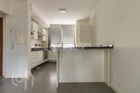 Image 4 - 303282