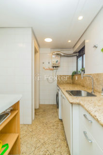 Image 40 - 303317