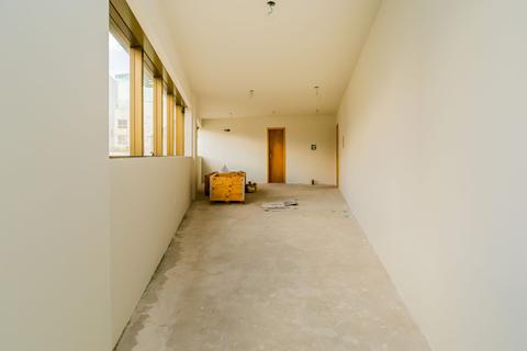 Image 3 - 303458