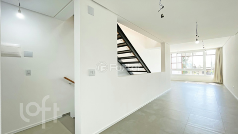 Image 35 - 303689