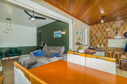 Image 4 - 304191