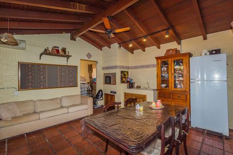 Image 4 - 304820