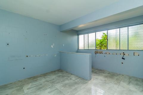 Image 42 - 304865