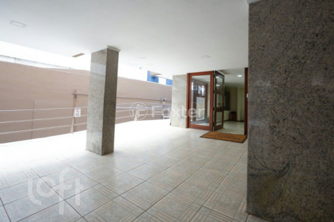 Image 40 - 304909