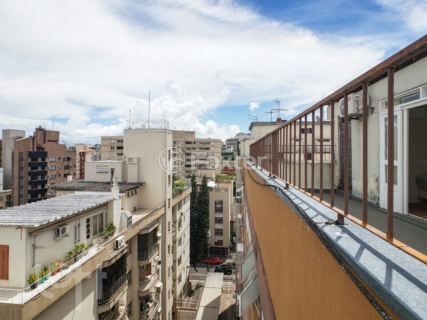 Image 31 - 304950