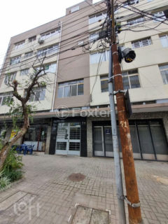 Image 37 - 305233