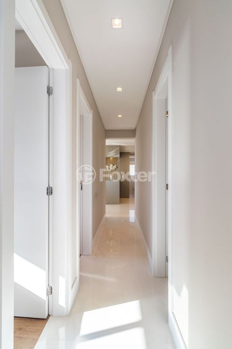 Image 31 - 305307
