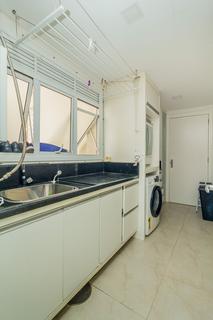 Image 34 - 305309