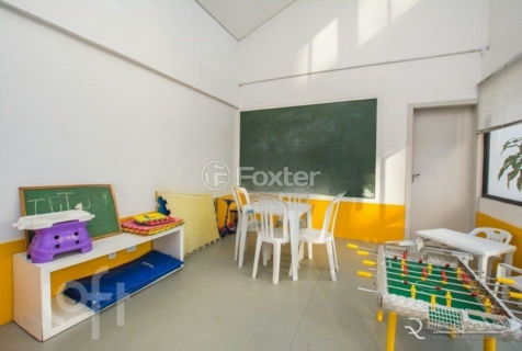 Image 24 - 305676