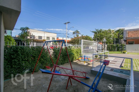 Image 17 - 305810