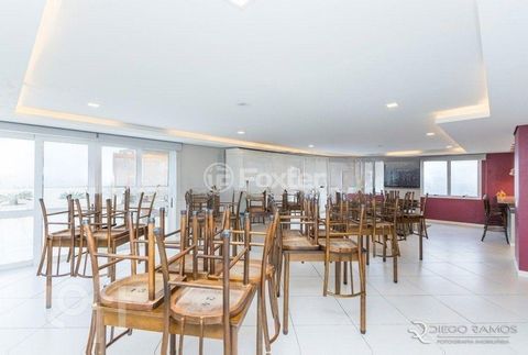 Image 20 - 305915