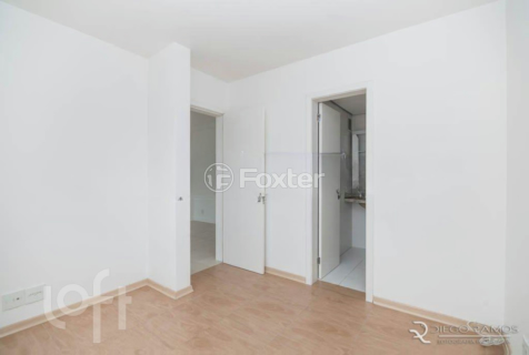 Image 7 - 305915