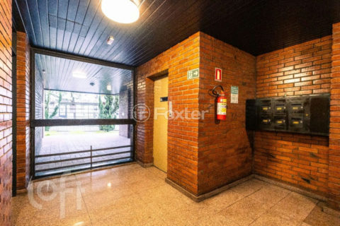 Image 17 - 306302