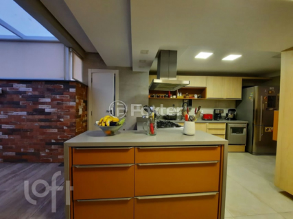 Image 17 - 306549