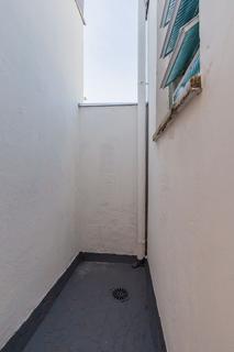 Image 32 - 306713