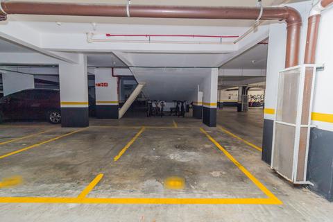 Image 17 - 307871