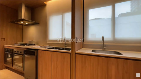 Image 12 - 310018