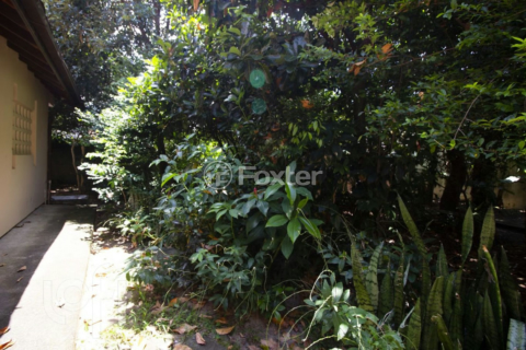 Image 17 - 310062