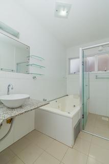 Image 31 - 310657