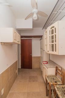 Image 40 - 310657