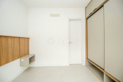 Image 10 - 310970