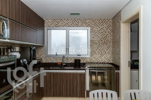 Image 31 - 313447