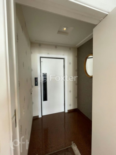 Image 38 - 318140