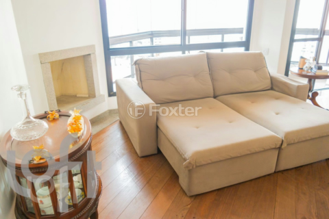 Image 17 - 320001