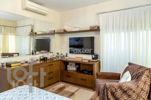Image 25 - 320070