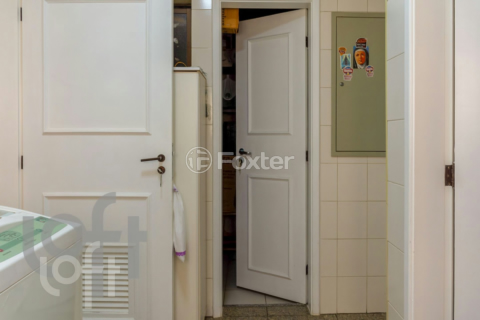 Image 27 - 320203